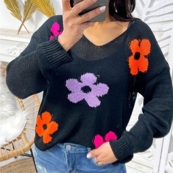 Black floral lightweight sweater M - Picture 2 of 2